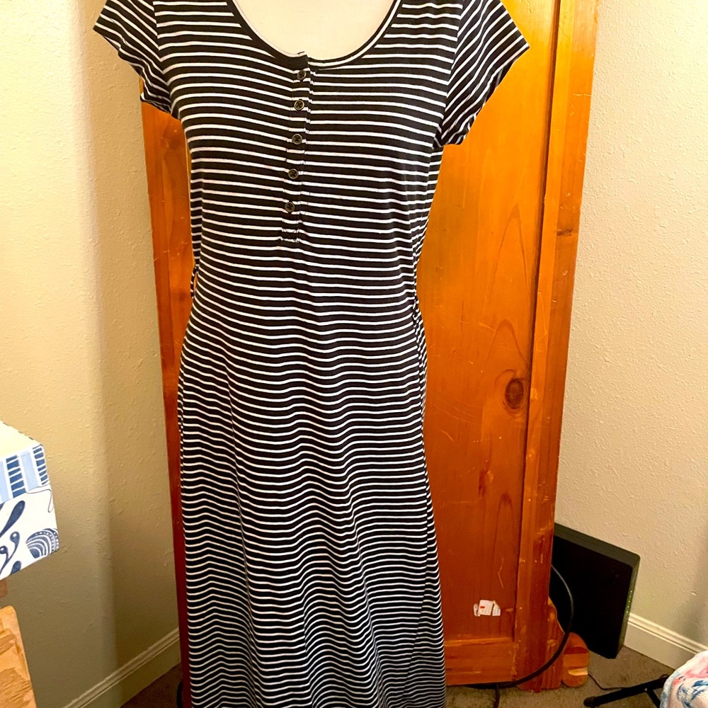 Faded Glory black and white striped maxi with belt